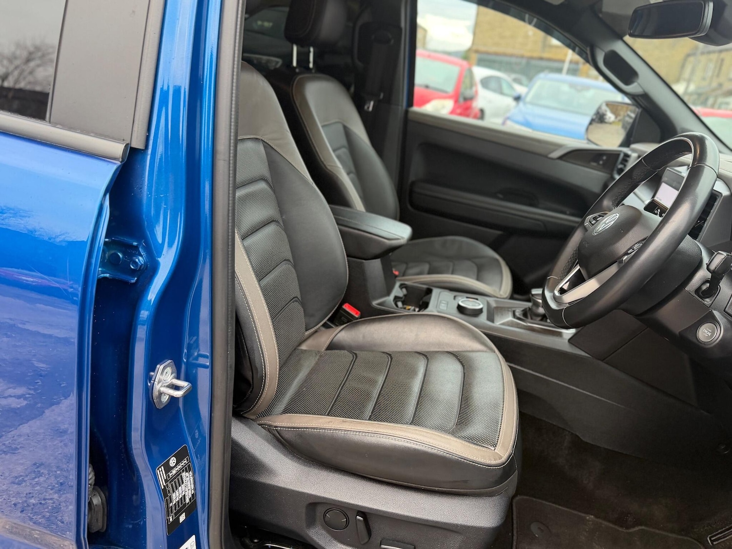 Used Volkswagen Amarok 2023 for sale - 77646930: Photo 39