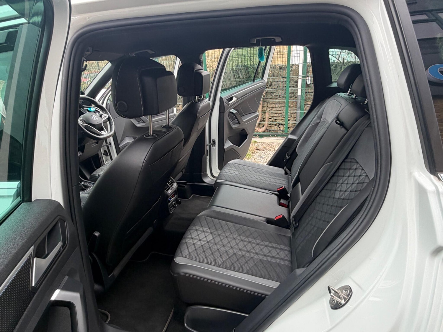 Used Volkswagen Tiguan 2023 for sale - 77993096: Photo 34