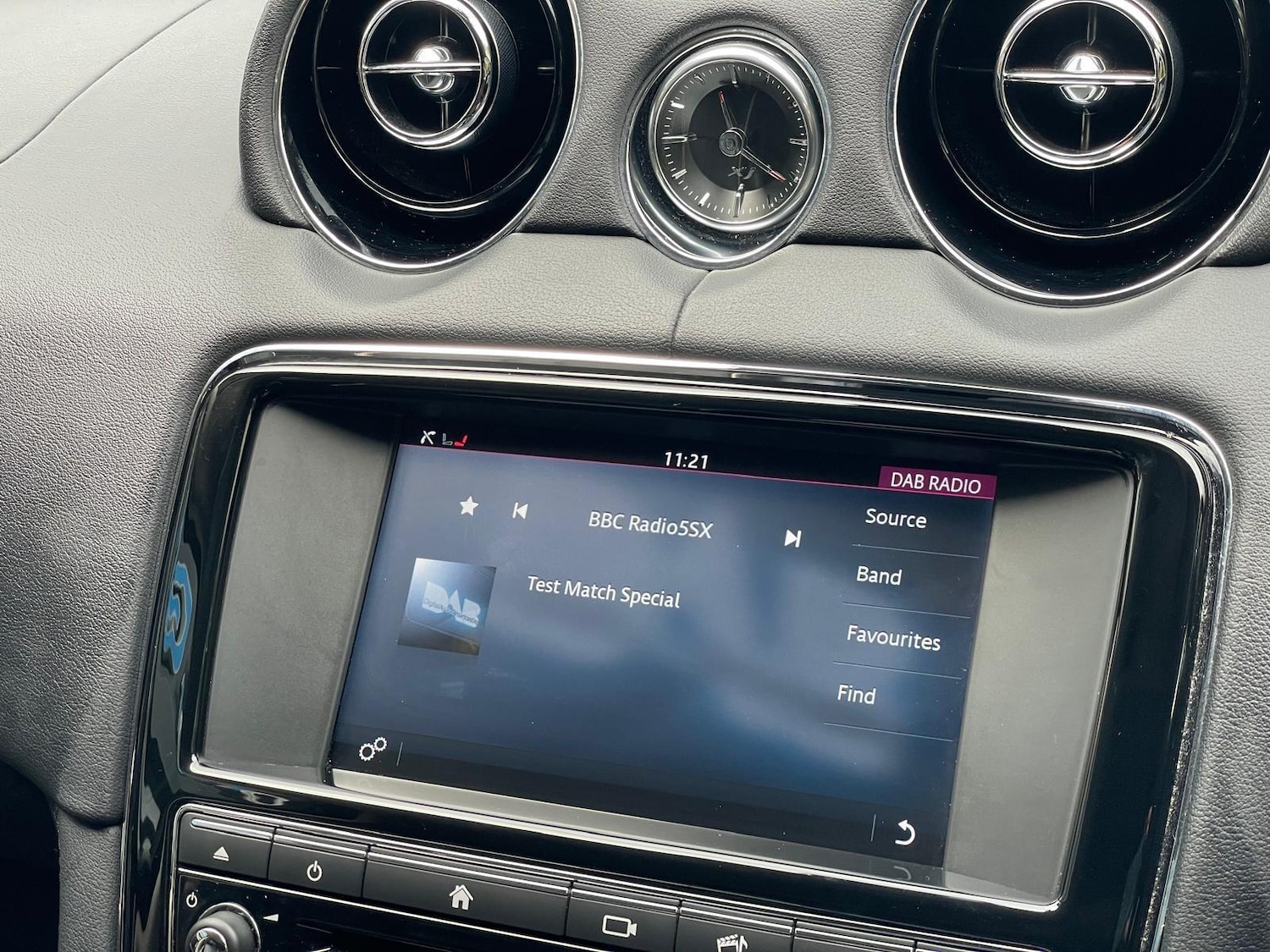Used Jaguar XJ 2016 for sale - 76152224: Photo 21