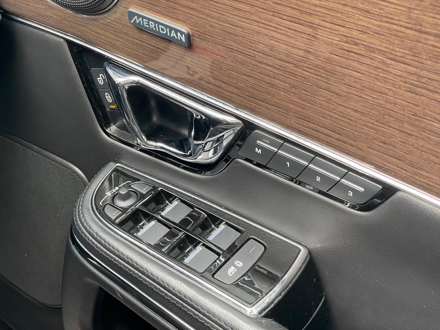 Used Jaguar XJ 2016 for sale - 76152224: Photo 39