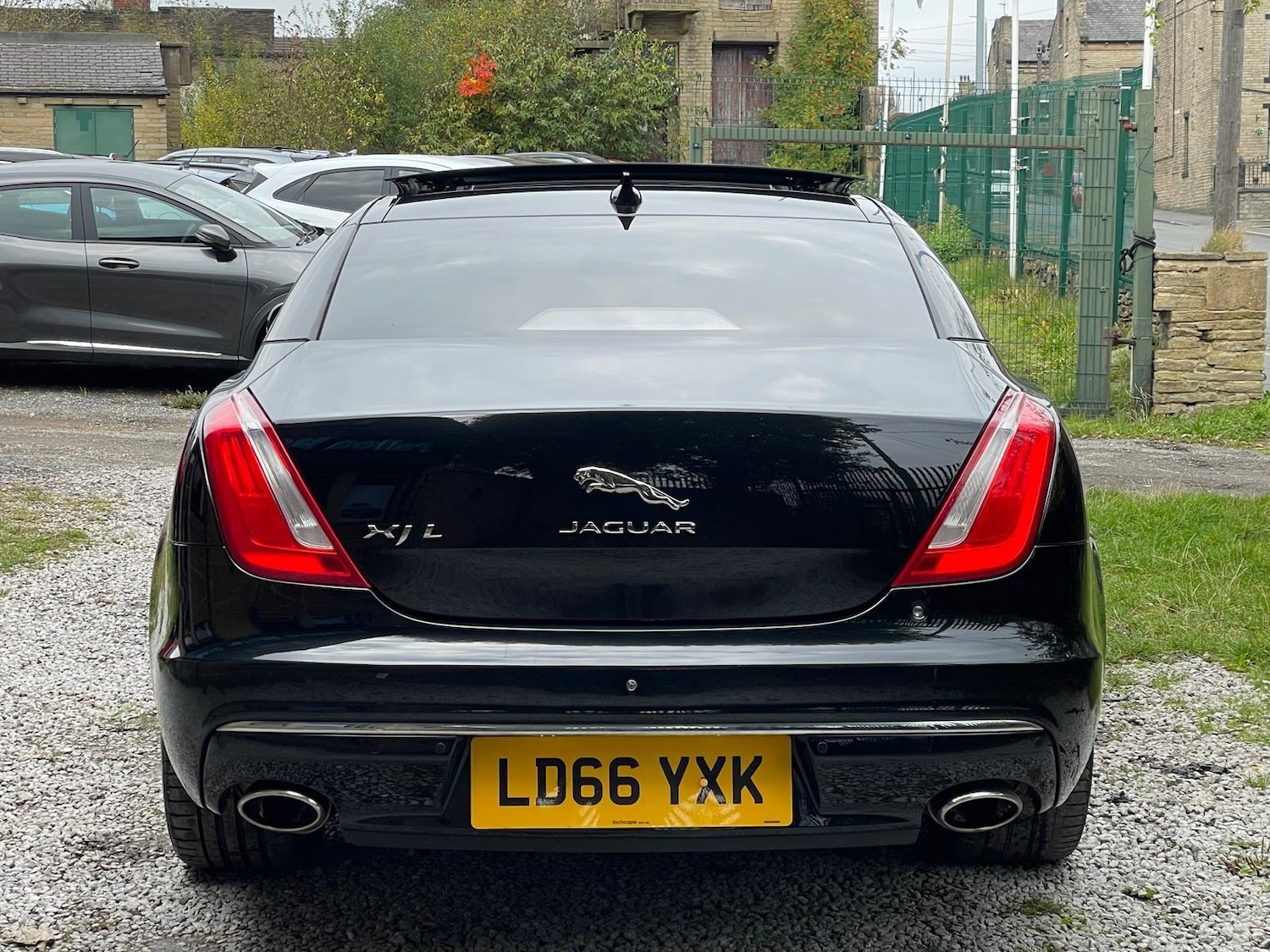 Used Jaguar XJ 2016 for sale - 76152224: Photo 4