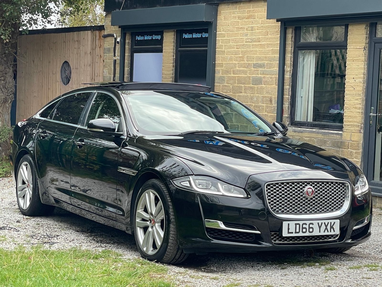 Used Jaguar XJ 2016 for sale - 76152224: Photo 44