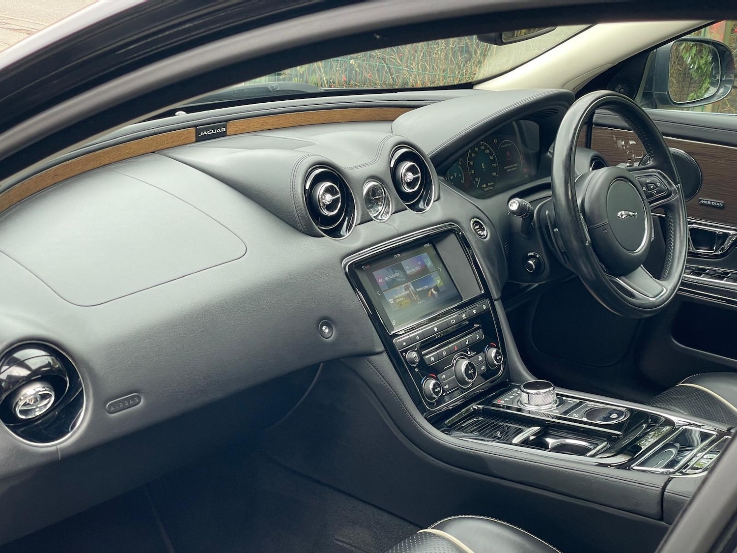 Used Jaguar XJ 2016 for sale - 76152224: Photo 7