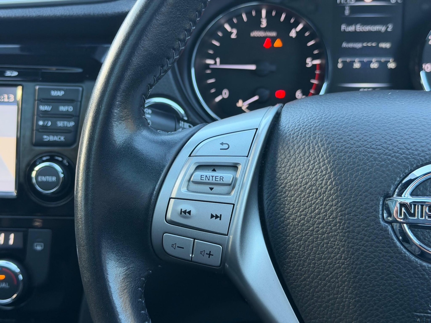 Used Nissan Qashqai 2017 for sale - 76645920: Photo 17