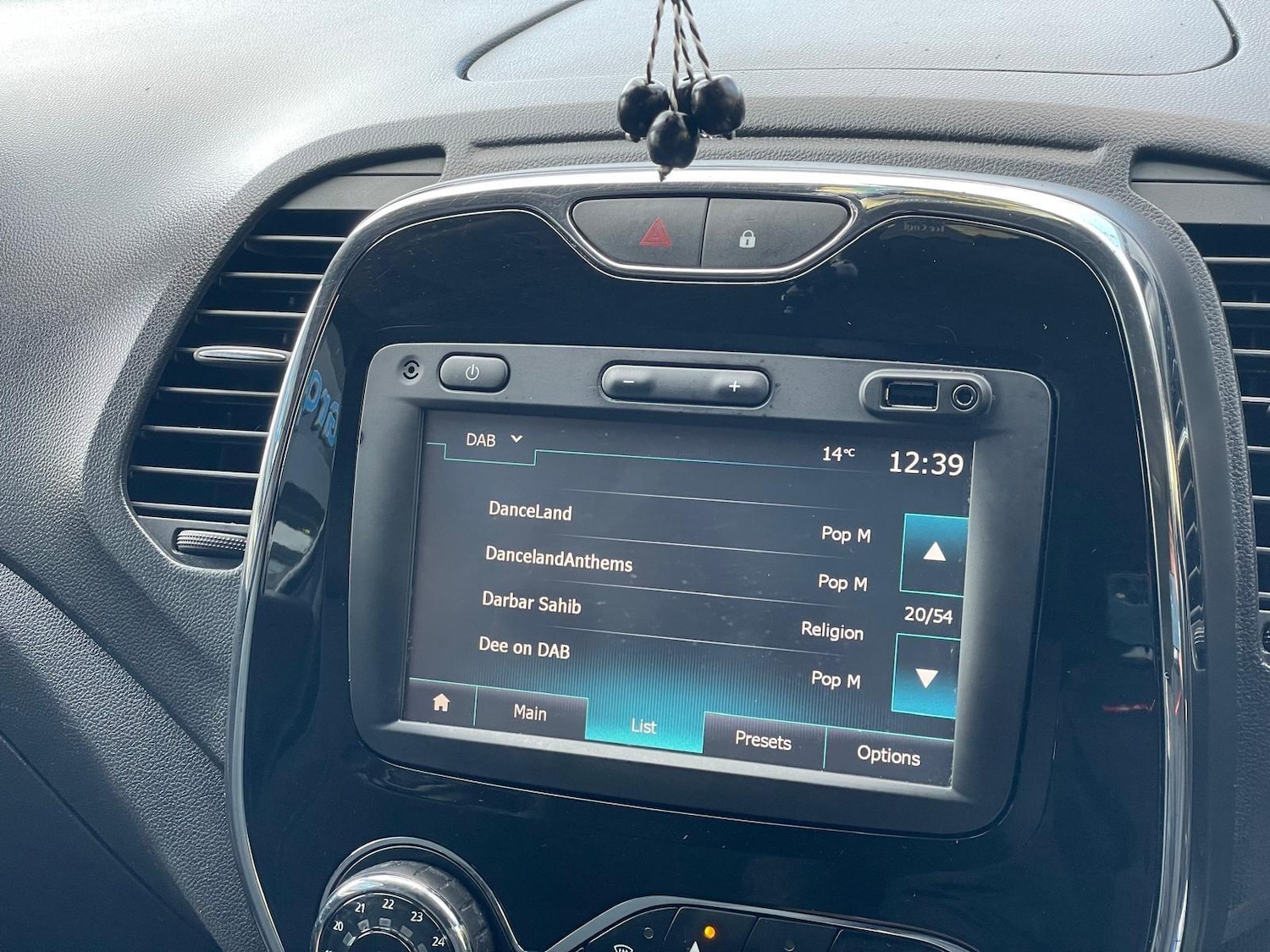 Used Renault Captur 2017 for sale - 76715604: Photo 13