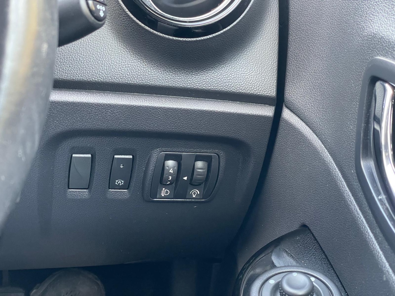 Used Renault Captur 2017 for sale - 76715604: Photo 17