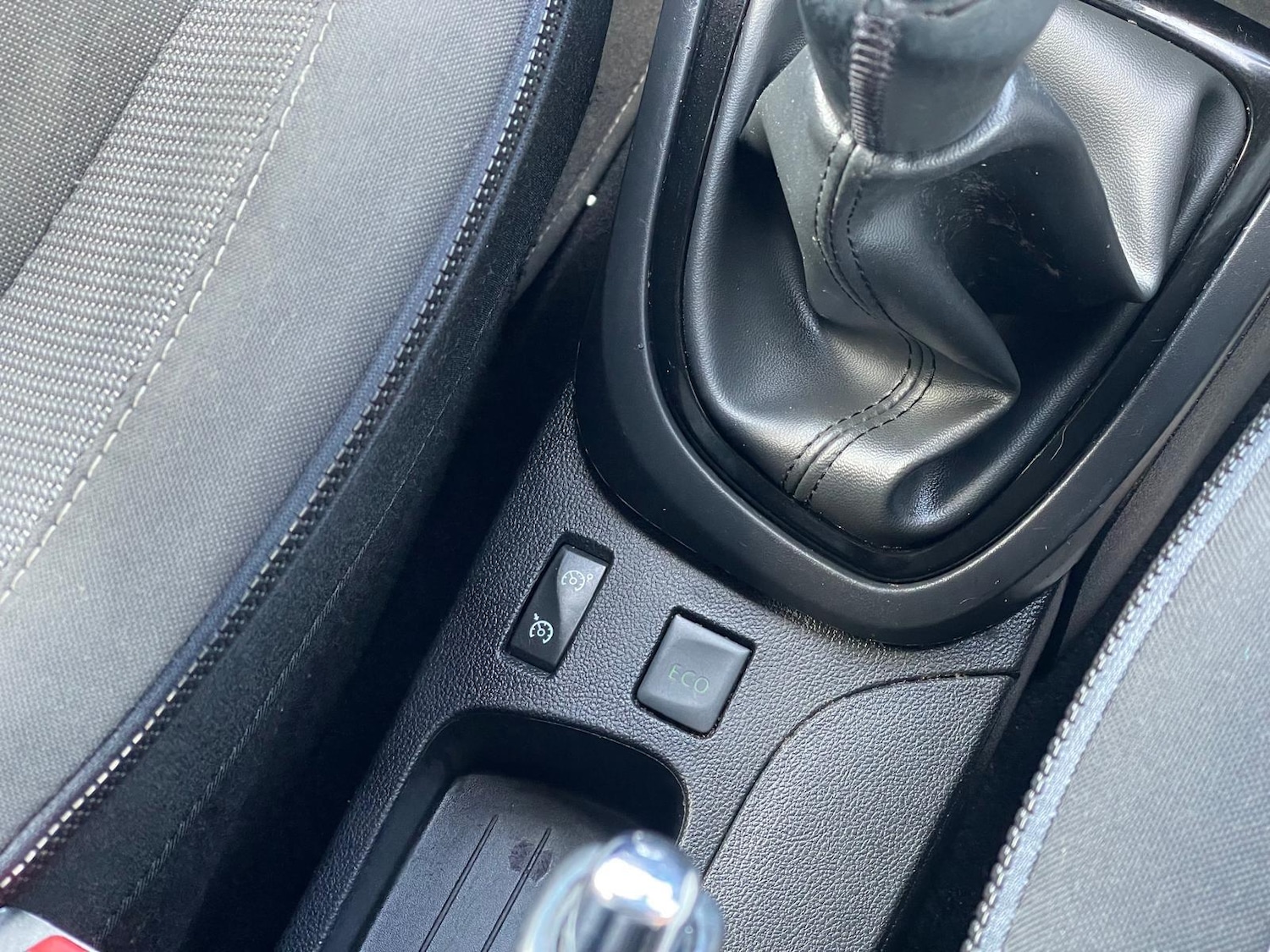 Used Renault Captur 2017 for sale - 76715604: Photo 23