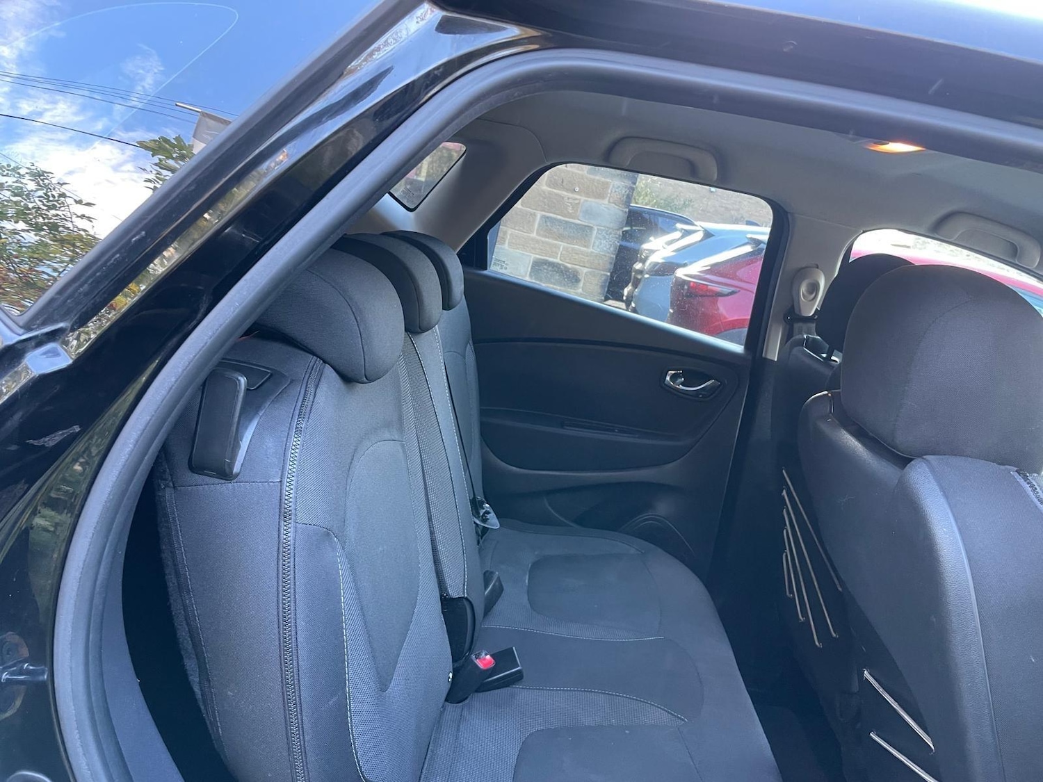 Used Renault Captur 2017 for sale - 76715604: Photo 29