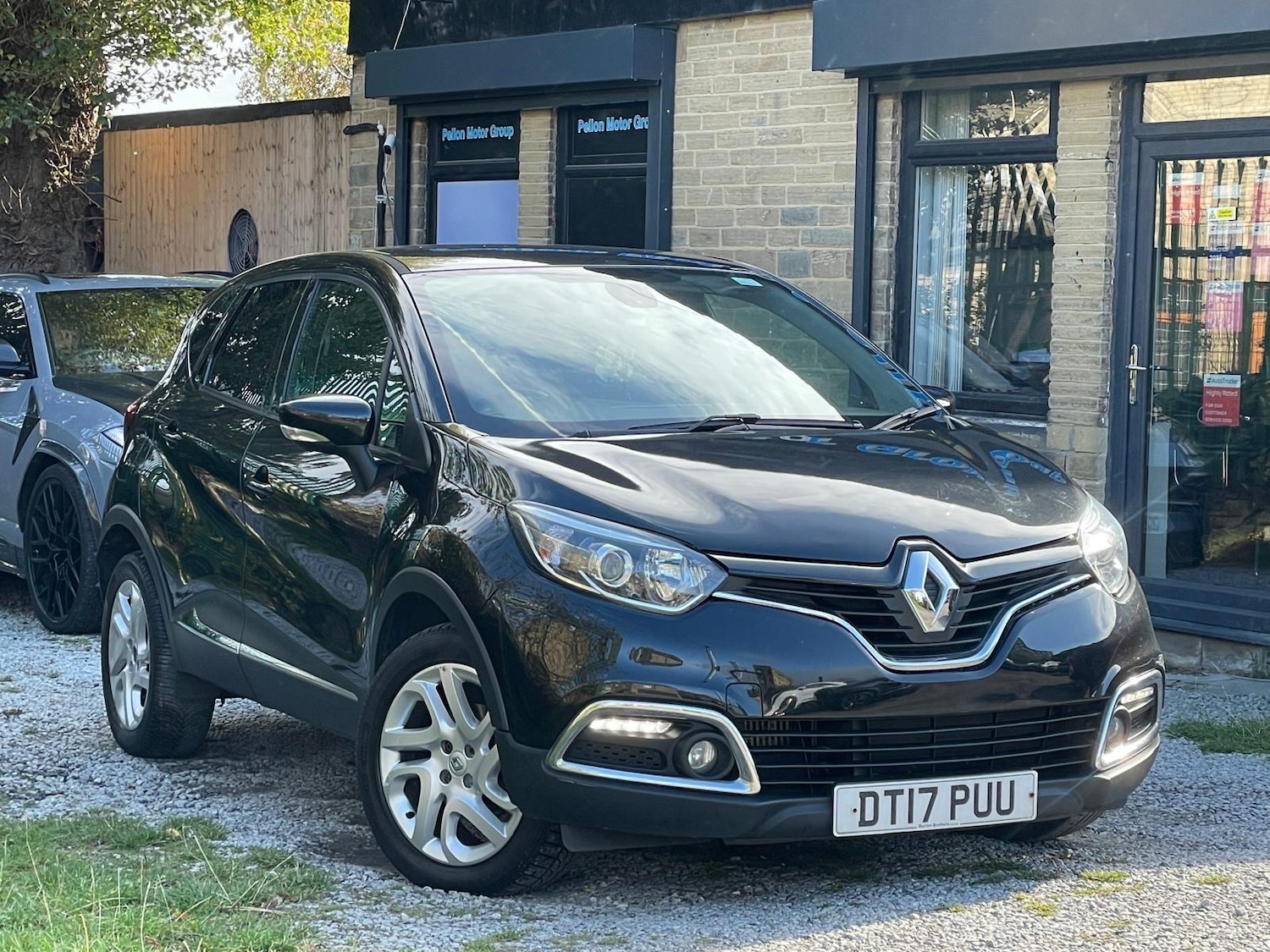 Used Renault Captur 2017 for sale - 76715604: Photo 3