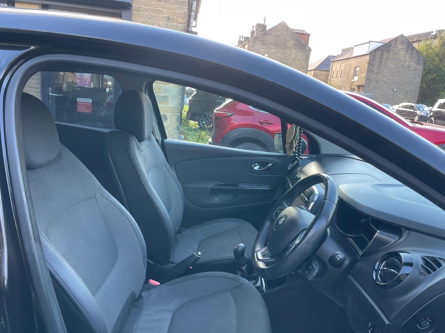 Used Renault Captur 2017 for sale - 76715604: Photo 30