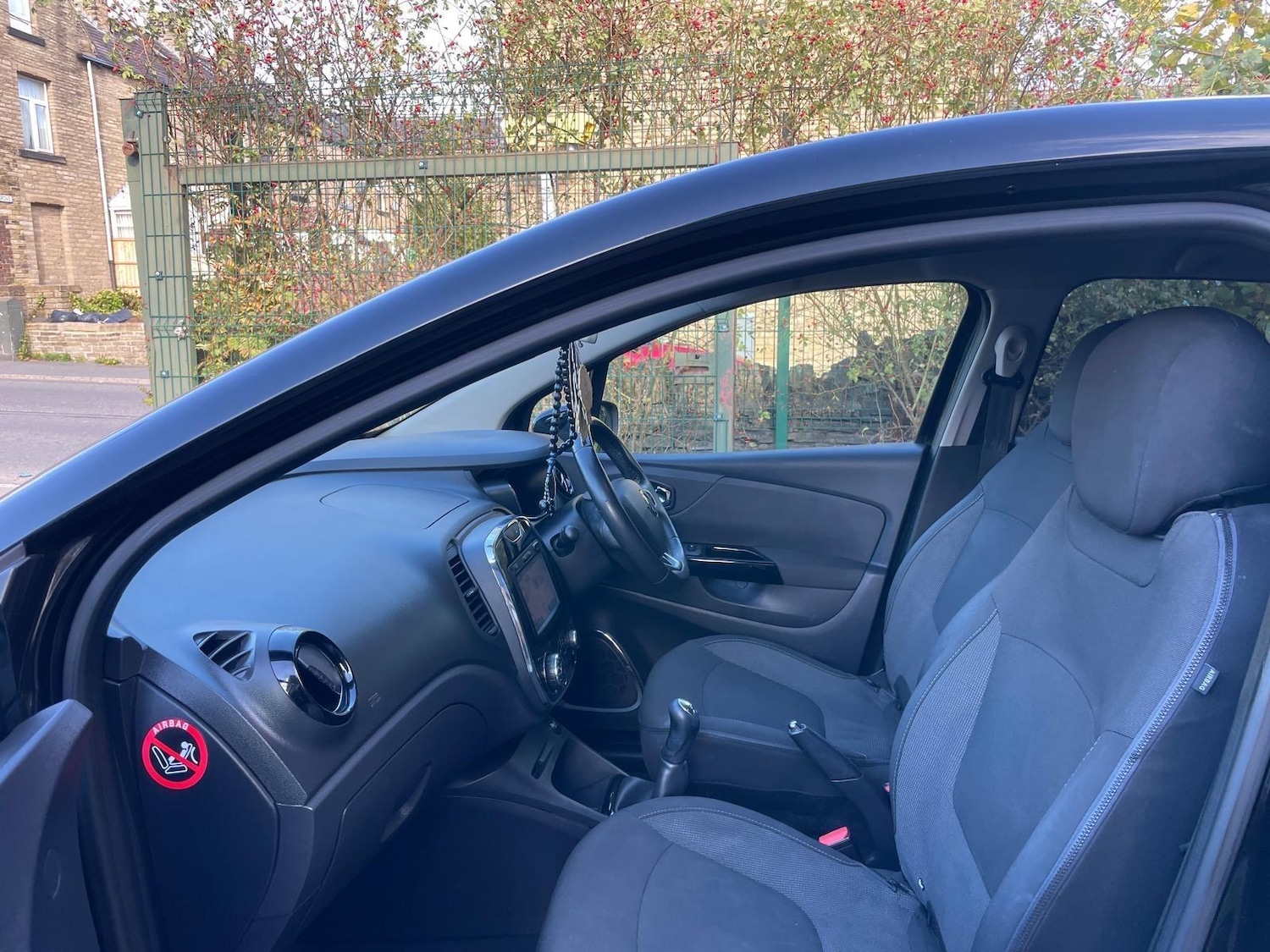 Used Renault Captur 2017 for sale - 76715604: Photo 9