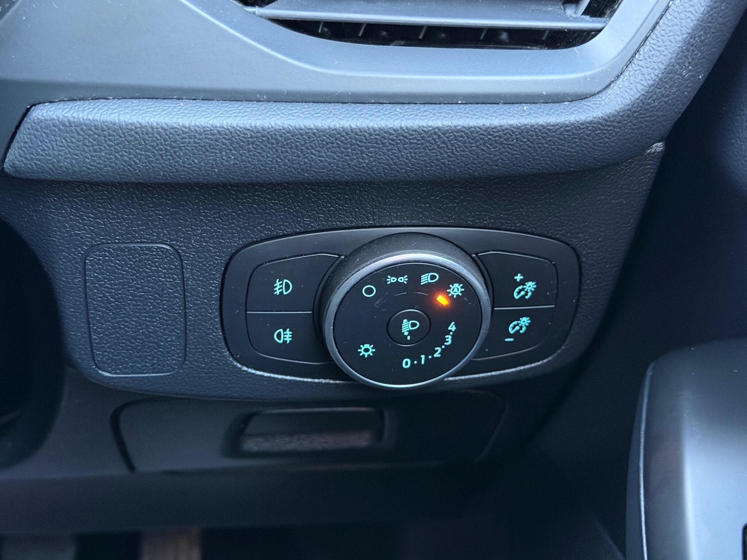 Used Ford Focus 2018 for sale - 76633889: Photo 24