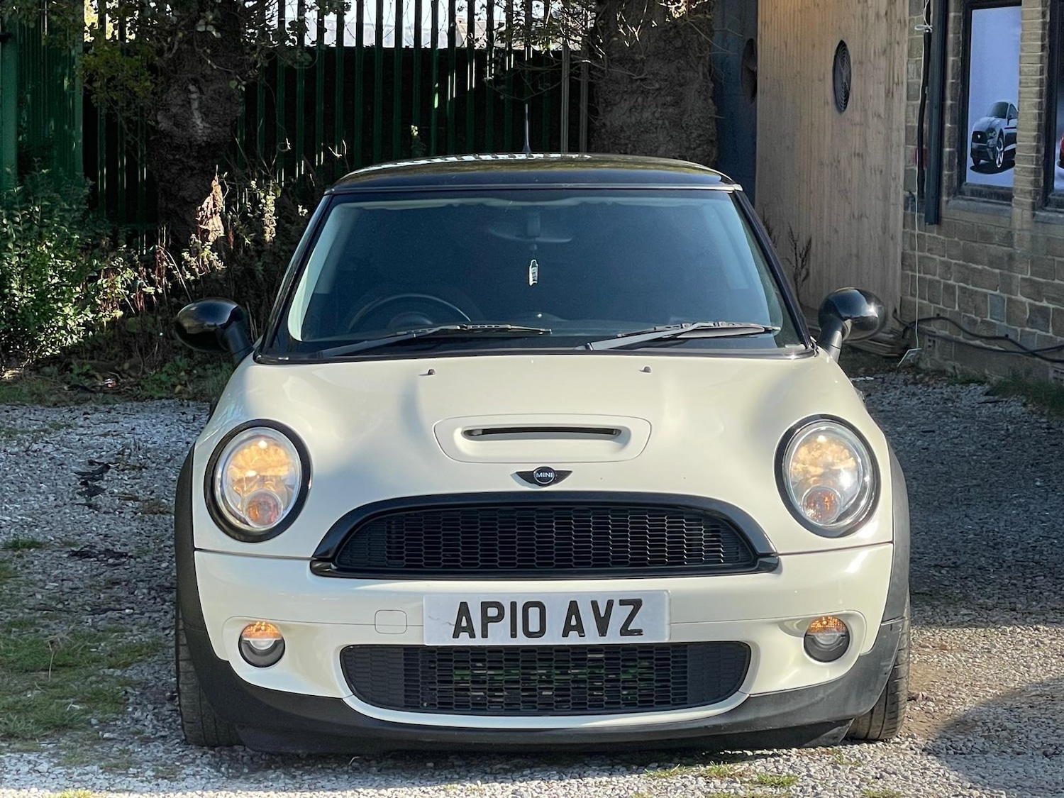 Used MINI Hatch 2010 for sale - 76270531: Photo 2