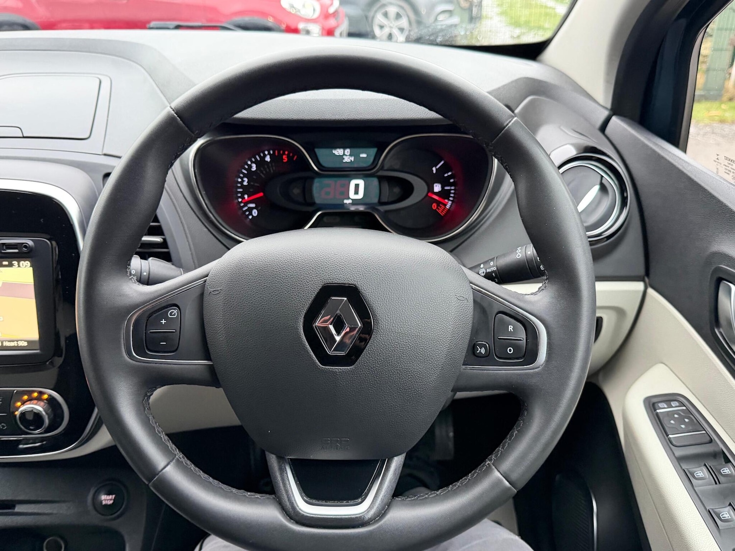 Used Renault Captur 2019 for sale - 77174474: Photo 39