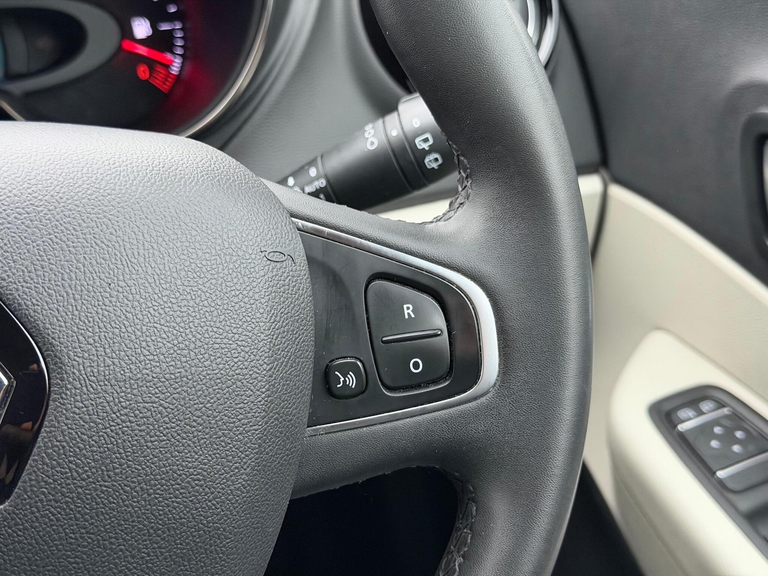 Used Renault Captur 2019 for sale - 77174474: Photo 40