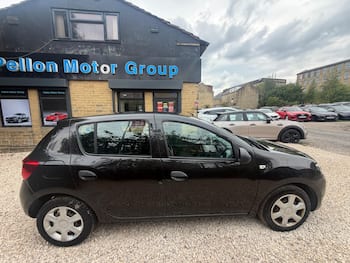 Used Dacia Sandero 2014 for sale - 79645402: Photo