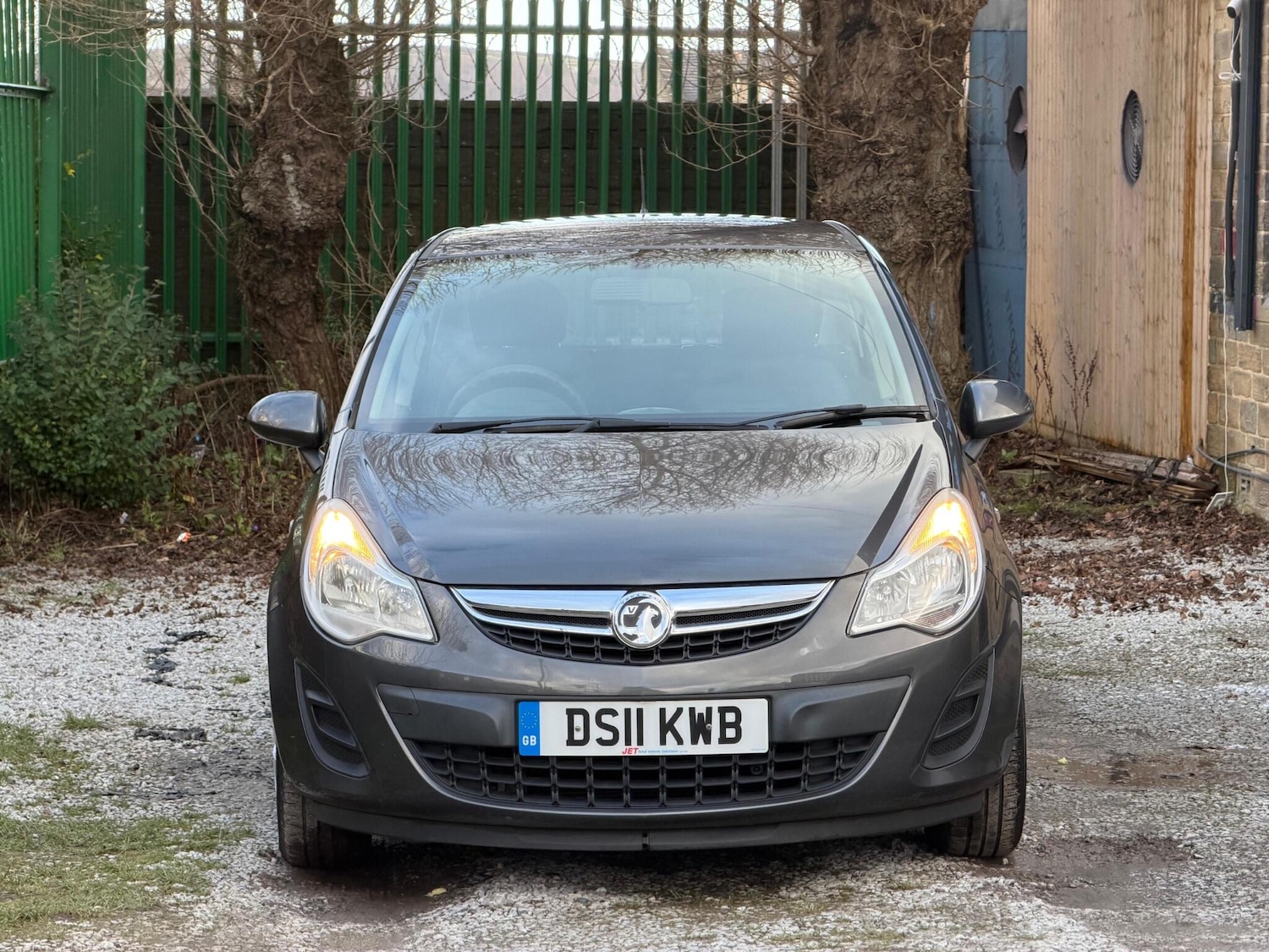 Used Vauxhall Corsa 2011 for sale - 77015899: Photo 2