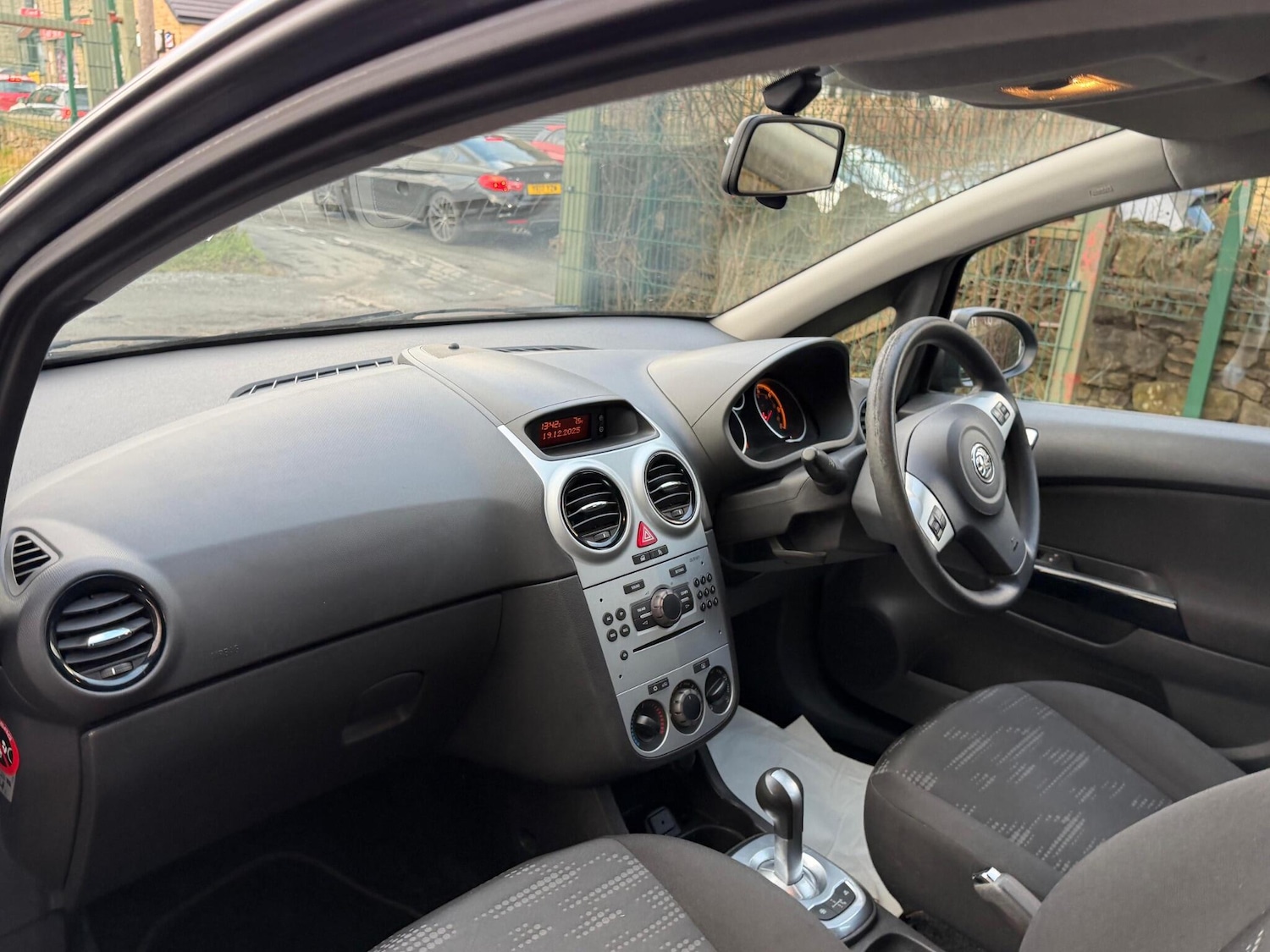 Used Vauxhall Corsa 2011 for sale - 77015899: Photo 21