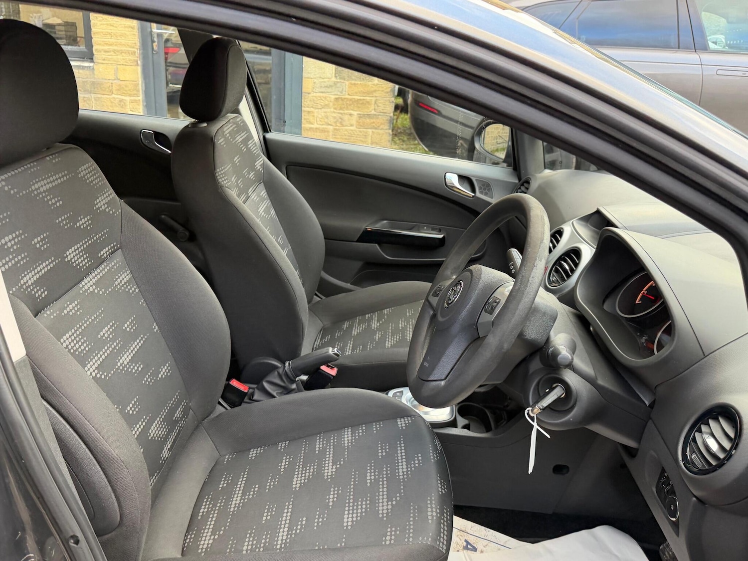 Used Vauxhall Corsa 2011 for sale - 77015899: Photo 25