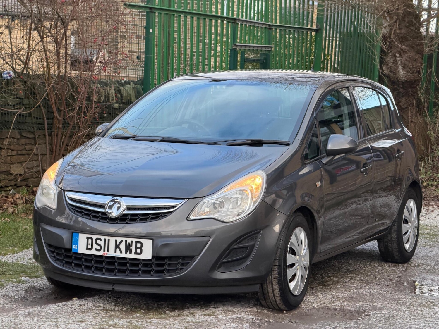 Used Vauxhall Corsa 2011 for sale - 77015899: Photo 3