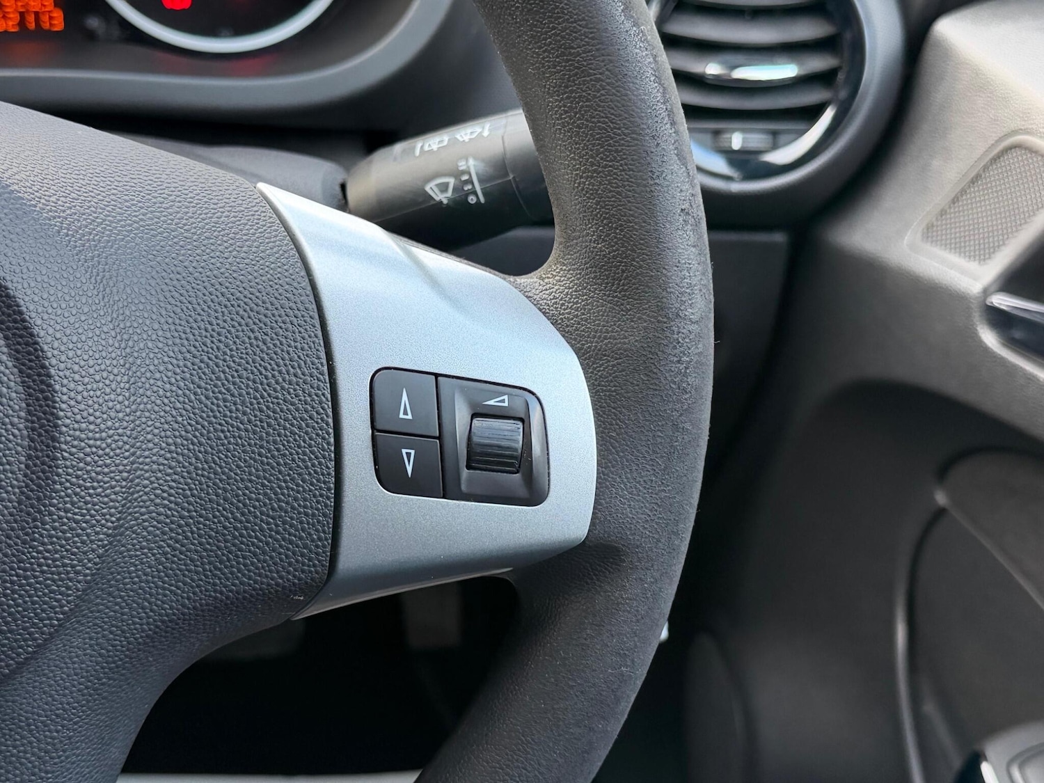 Used Vauxhall Corsa 2011 for sale - 77015899: Photo 30