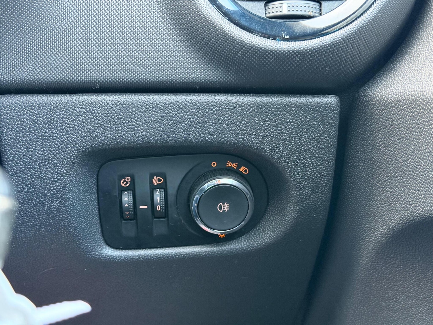 Used Vauxhall Corsa 2011 for sale - 77015899: Photo 31