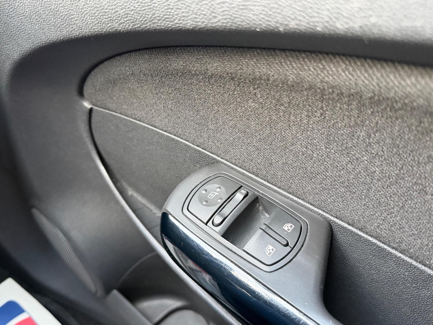 Used Vauxhall Corsa 2011 for sale - 77015899: Photo 32