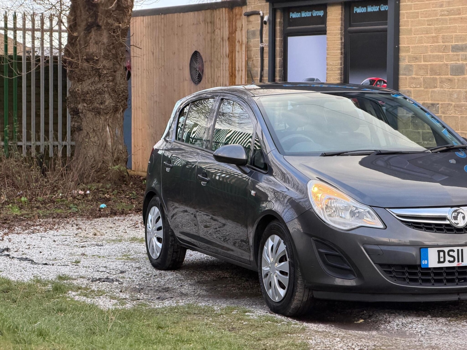 Used Vauxhall Corsa 2011 for sale - 77015899: Photo 4