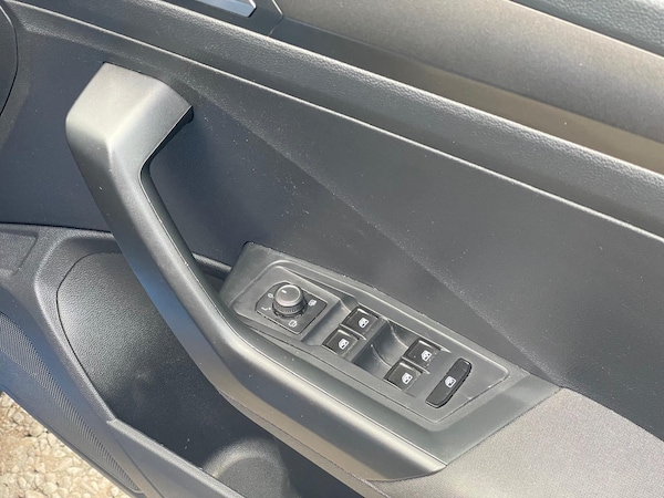 Used Volkswagen T-Roc 2018 for sale - 76109132: Photo 28