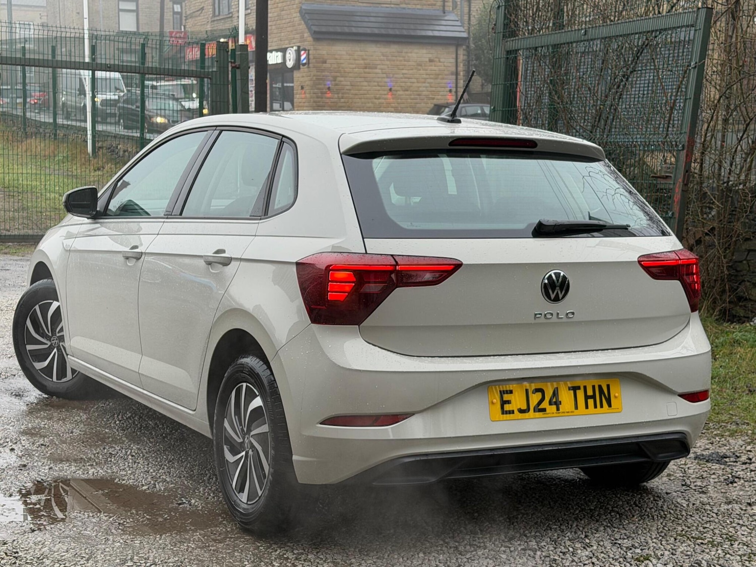 Used Volkswagen Polo 2024 for sale - 77441295: Photo 5