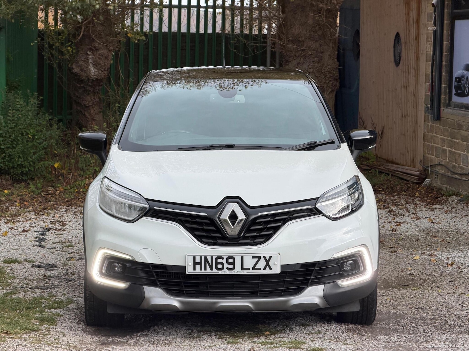 Used Renault Captur 2019 for sale - 76992448: Photo 2