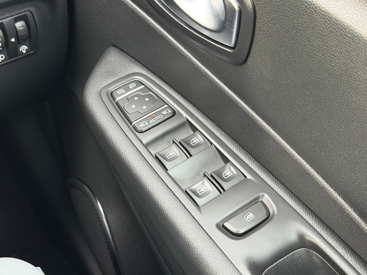 Used Renault Captur 2019 for sale - 76992448: Photo 29