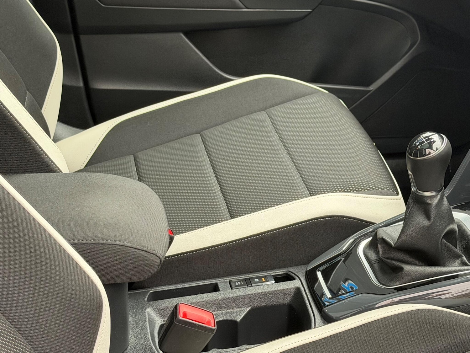 Used Volkswagen T-Roc 2020 for sale - 77524351: Photo 22