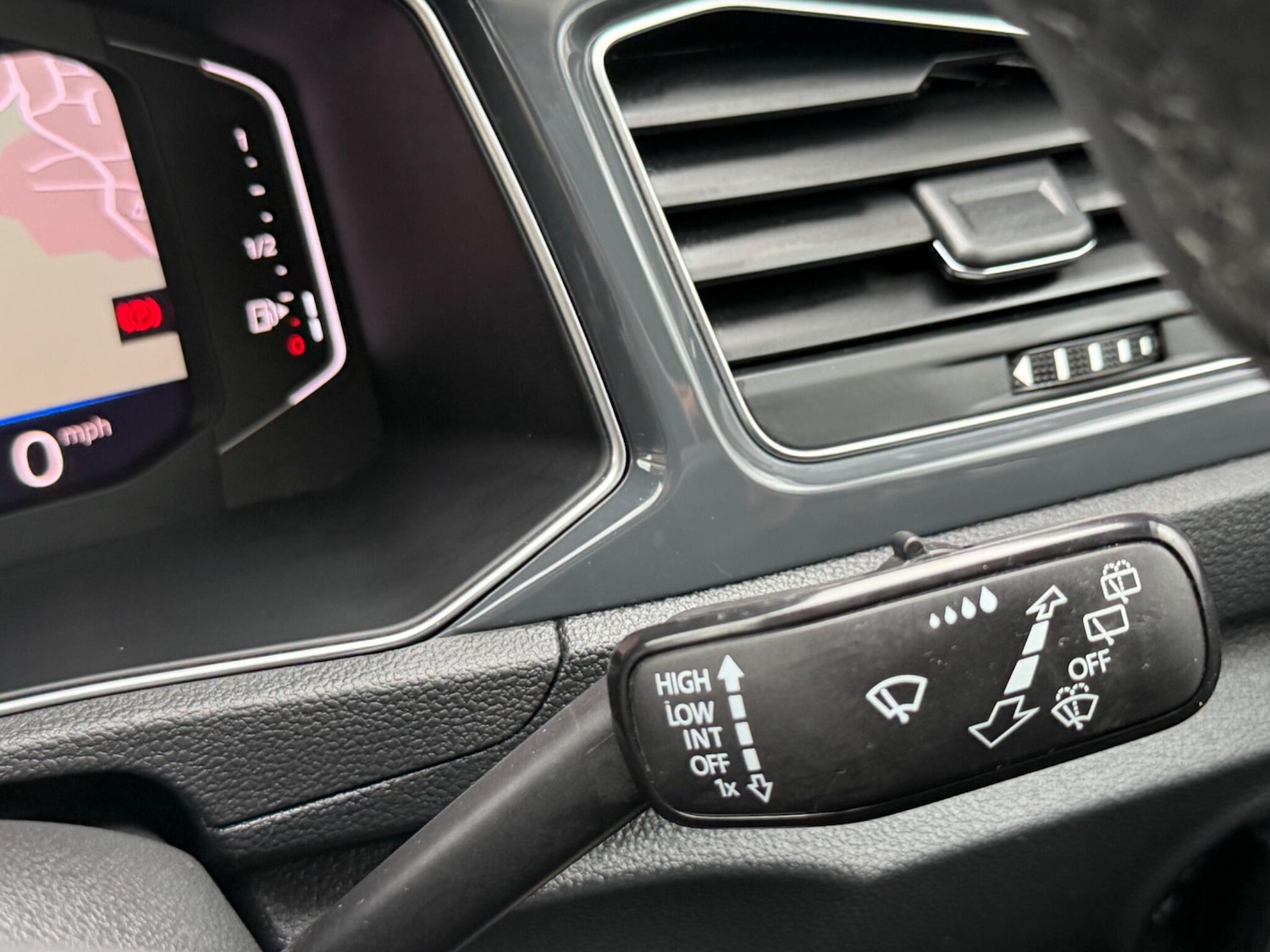 Used Volkswagen T-Roc 2020 for sale - 77524351: Photo 40