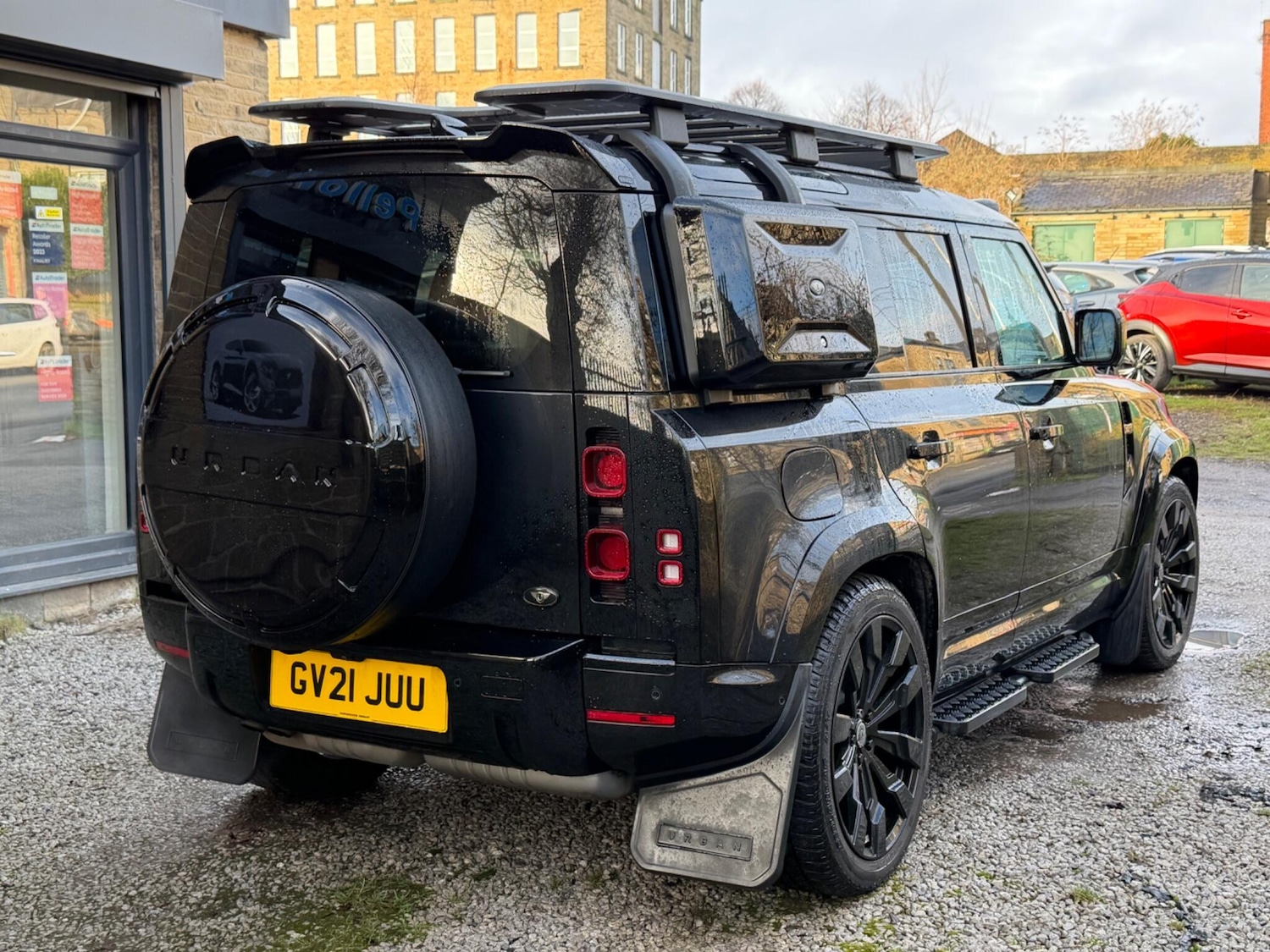 Used Land Rover Defender 2021 for sale - 77400783: Photo 11