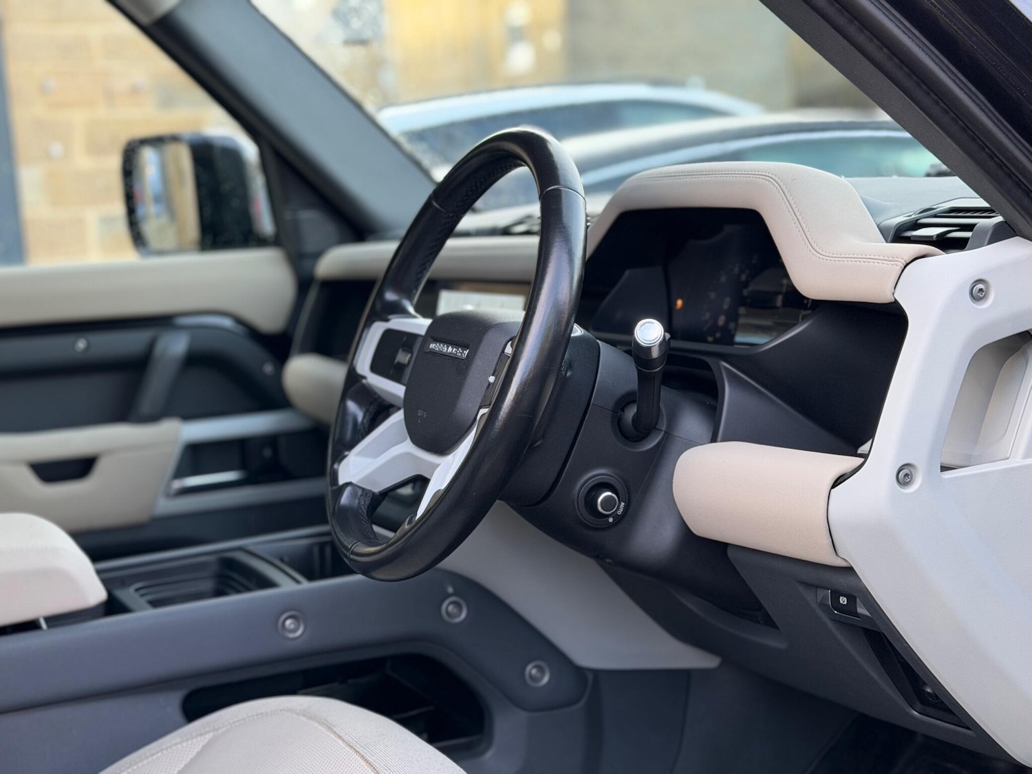 Used Land Rover Defender 2021 for sale - 77400783: Photo 37