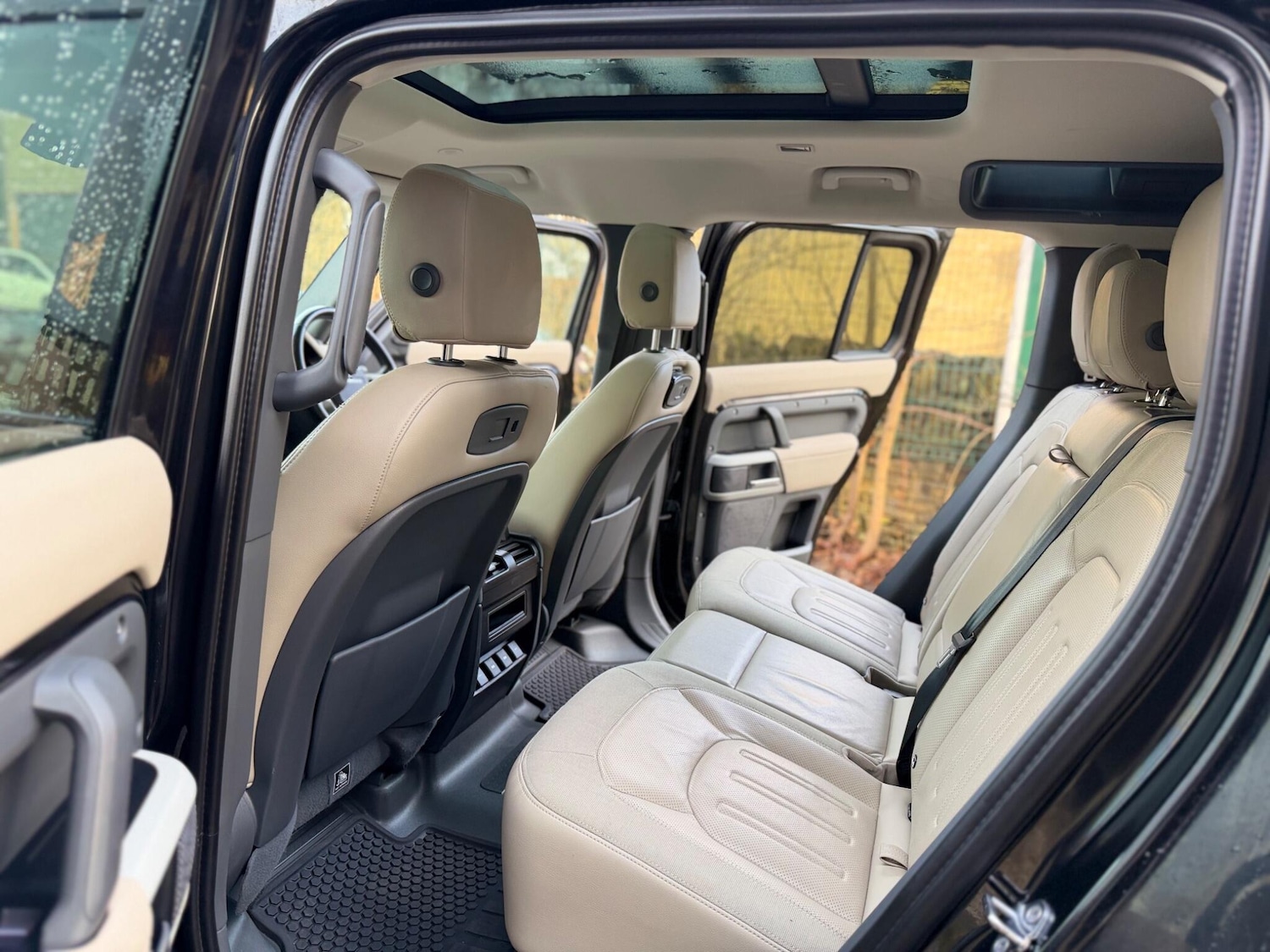 Used Land Rover Defender 2021 for sale - 77400783: Photo 43