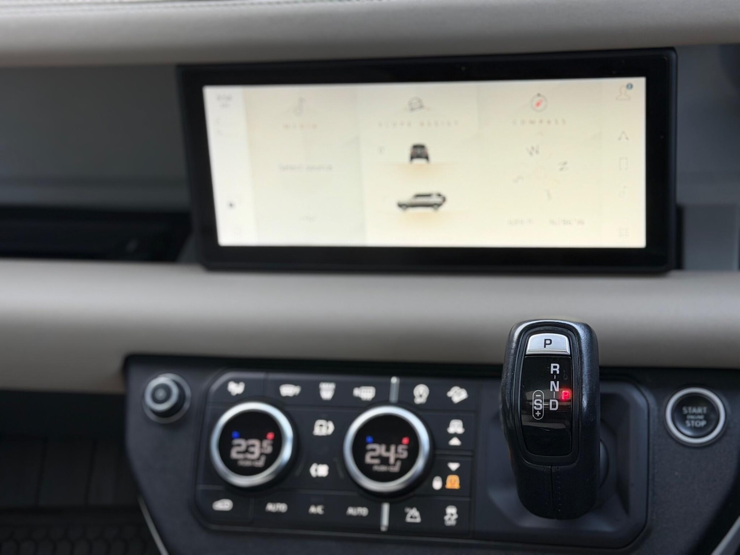 Used Land Rover Defender 2021 for sale - 77400783: Photo 55