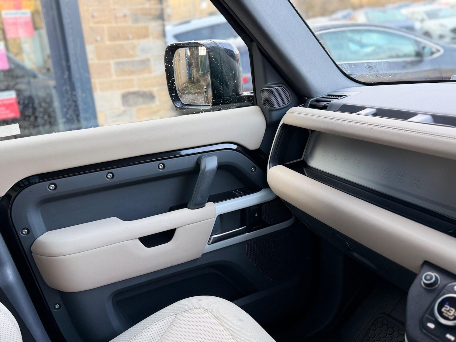 Used Land Rover Defender 2021 for sale - 77400783: Photo 67