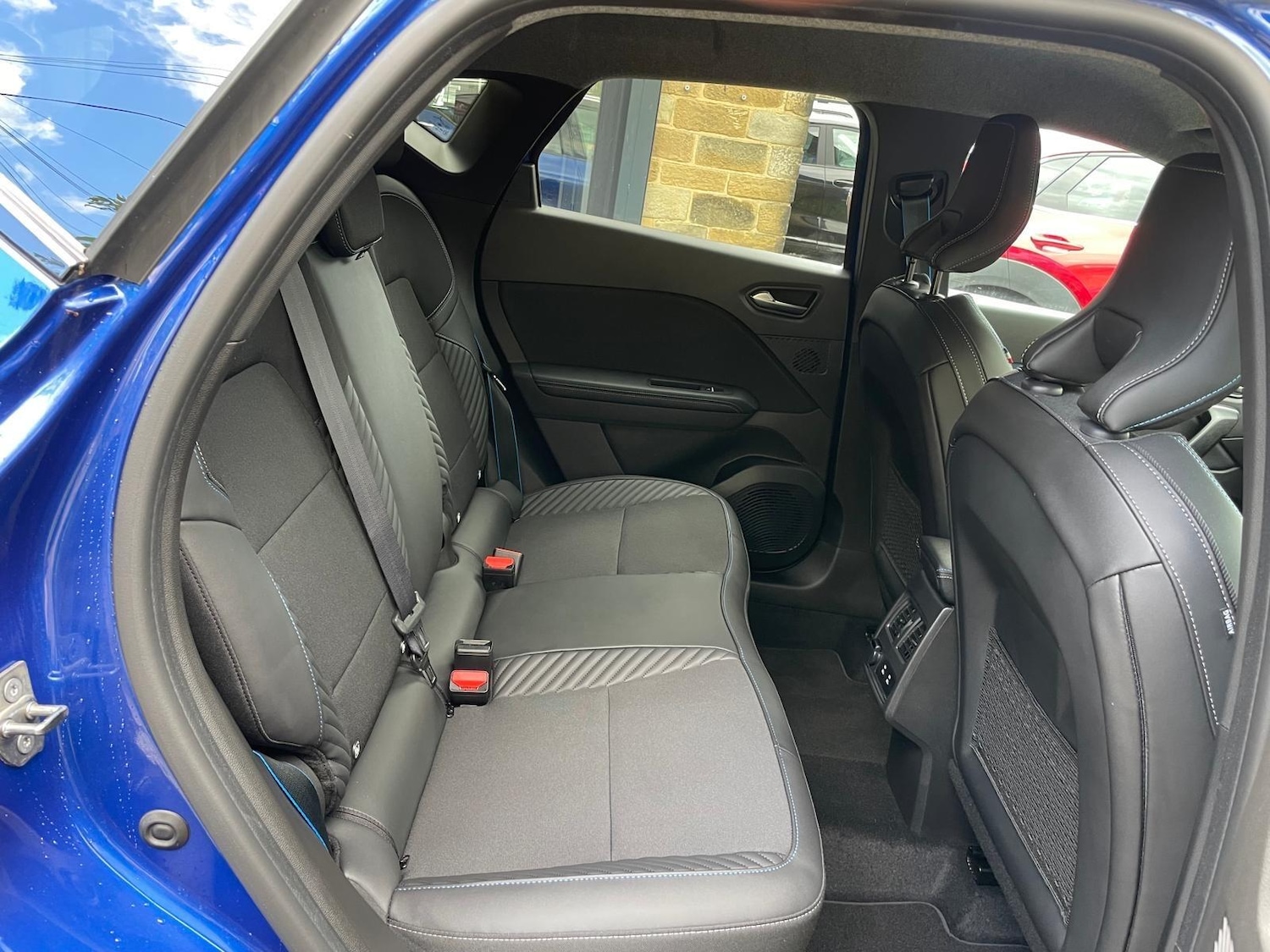 Used Renault Captur 2024 for sale - 76122072: Photo 27