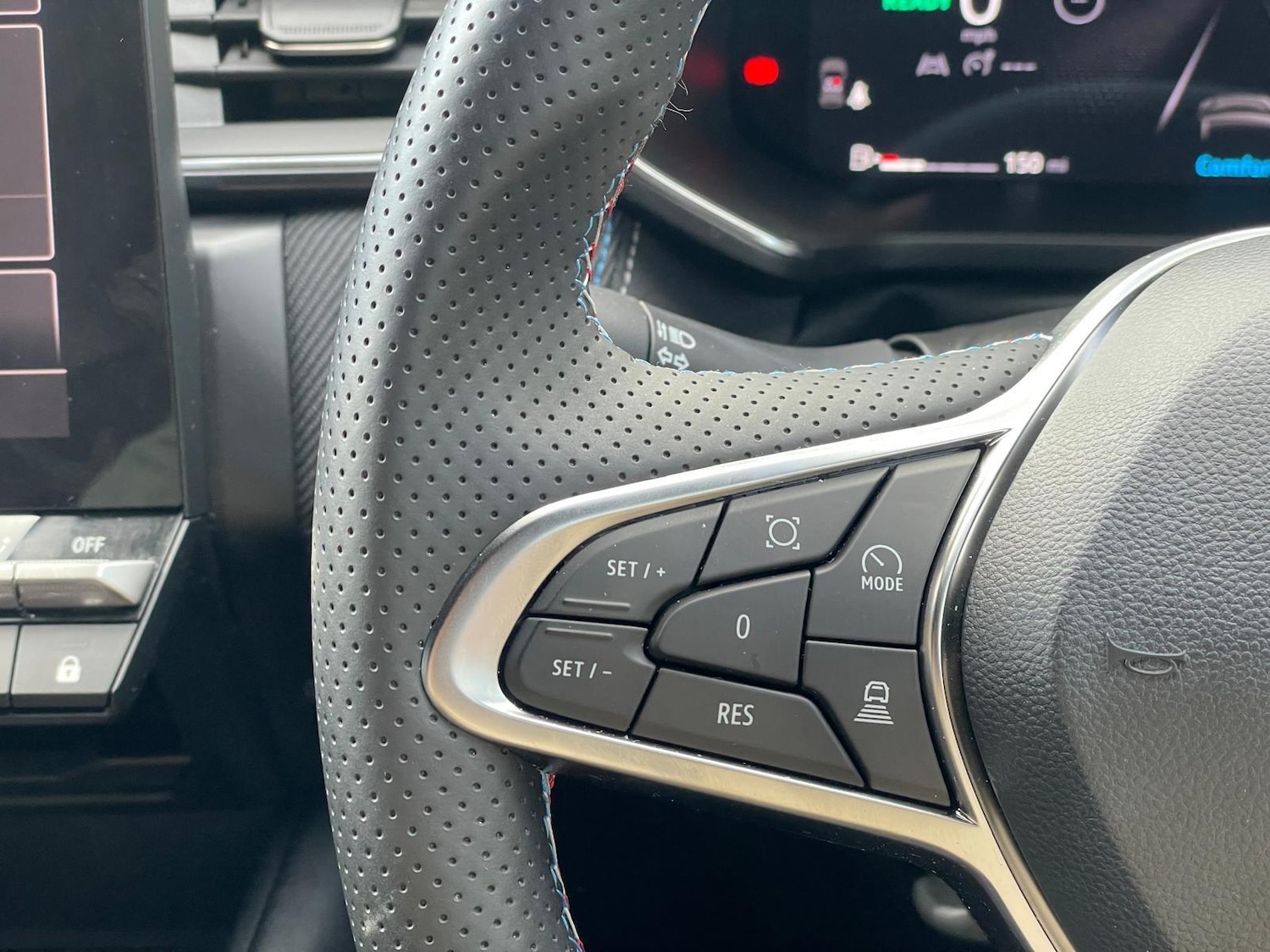 Used Renault Captur 2024 for sale - 76122072: Photo 31