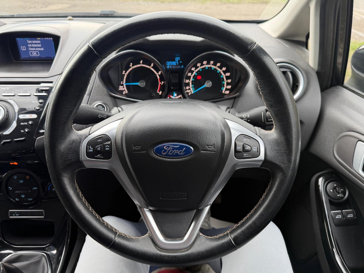 Used Ford Fiesta 2015 for sale - 78184230: Photo 20