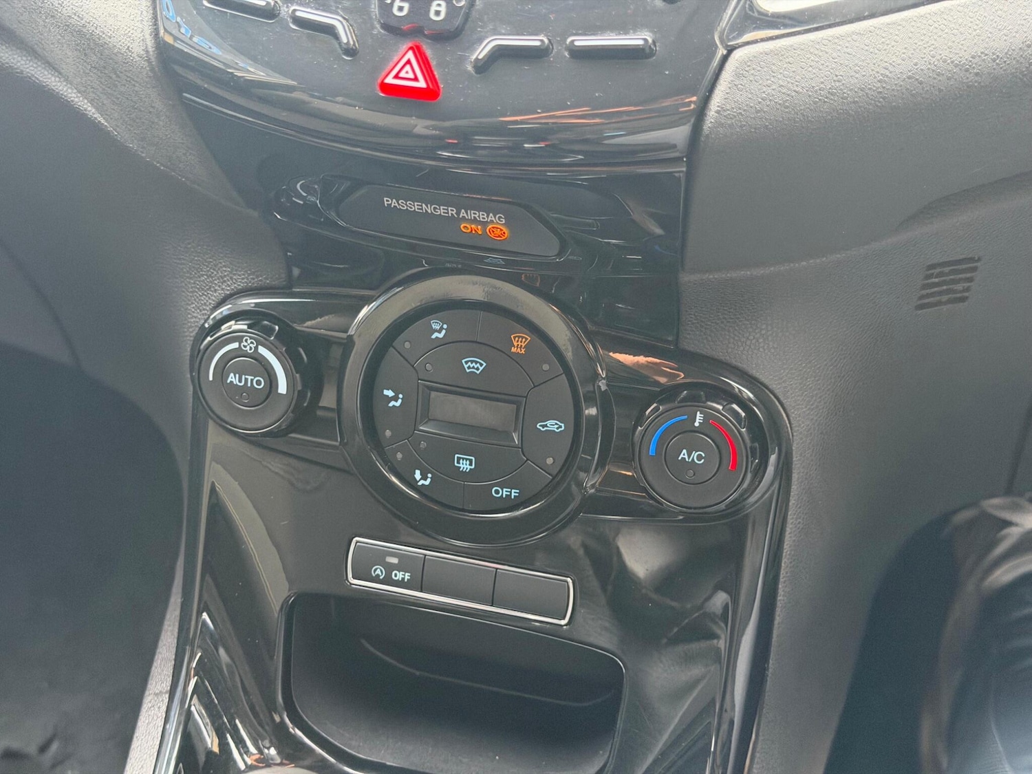 Used Ford Fiesta 2015 for sale - 78184230: Photo 31