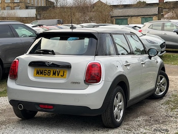 Used MINI Hatch 2018 for sale - 77119968: Photo