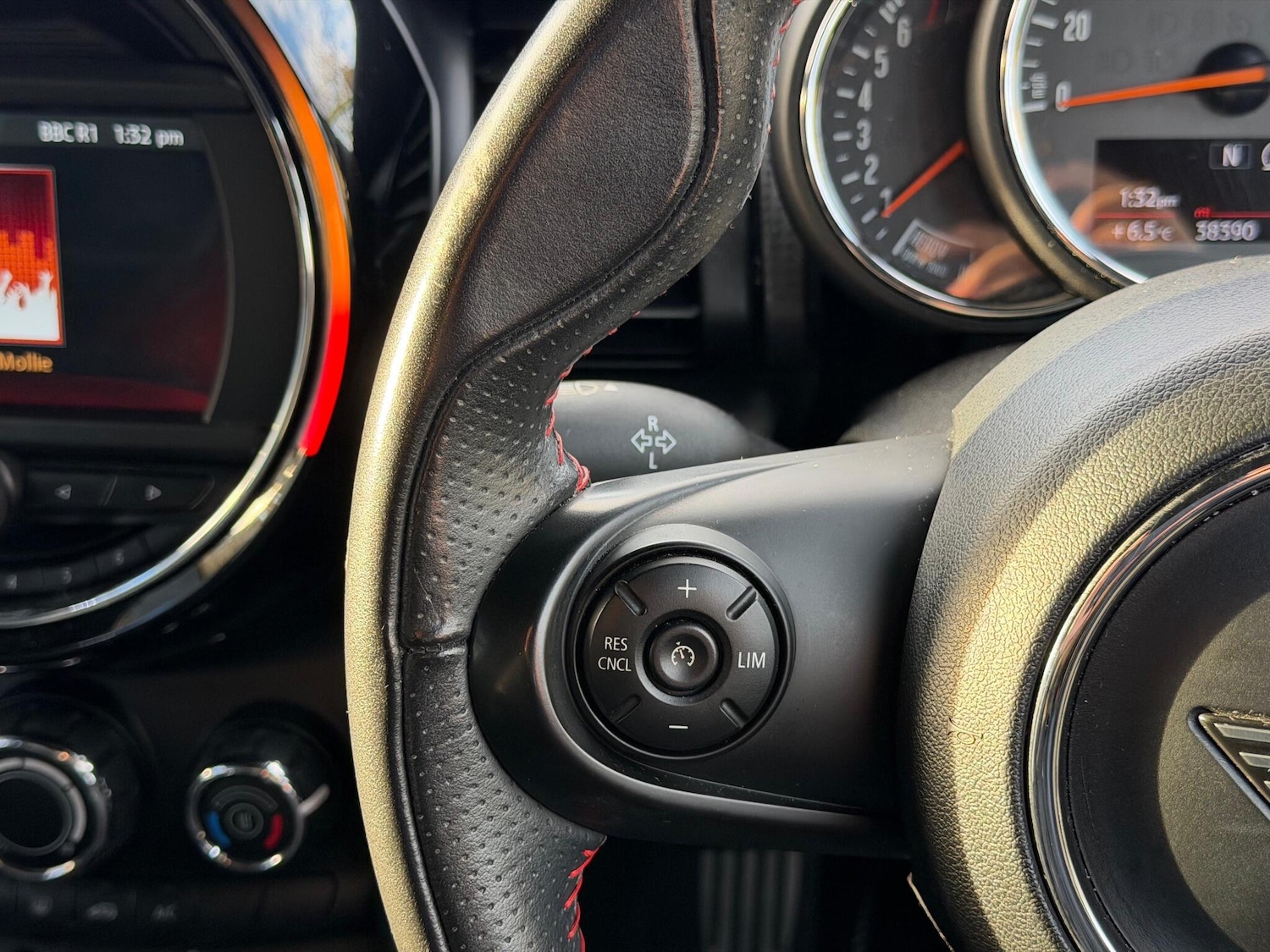 Used MINI Hatch 2019 for sale - 76965443: Photo 36