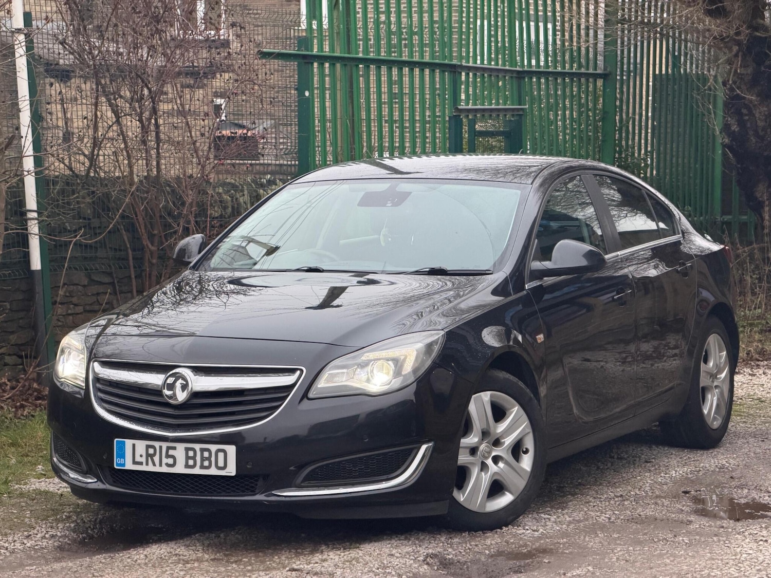 Used Vauxhall Insignia 2015 for sale - 77440993: Photo 2