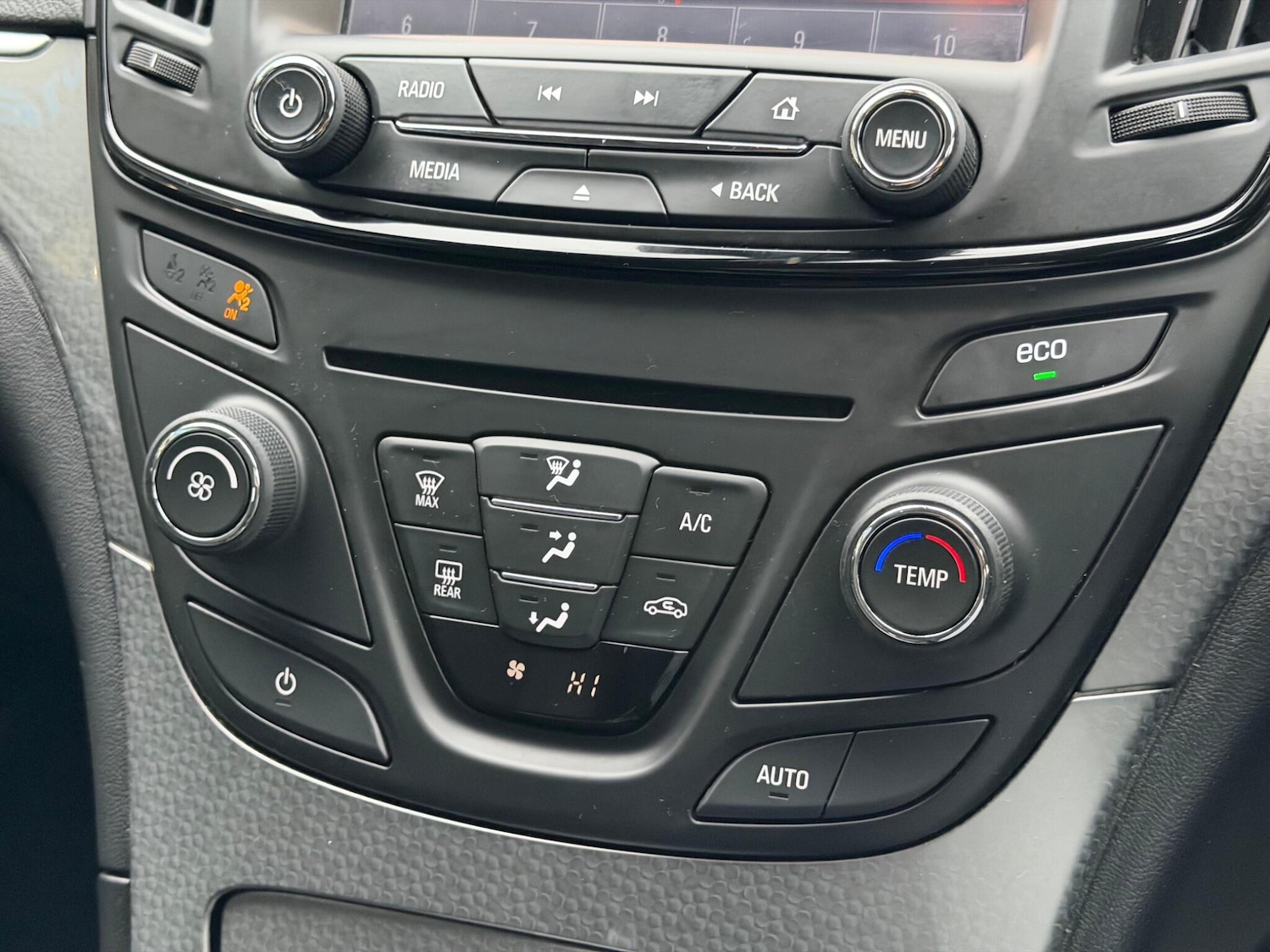 Used Vauxhall Insignia 2015 for sale - 77440993: Photo 28