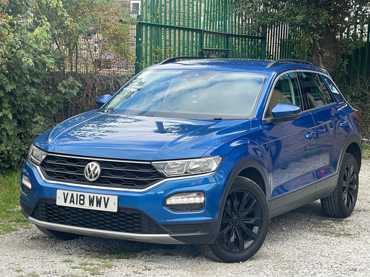 Used Volkswagen T-Roc 2018 for sale - 77131743: Photo 2