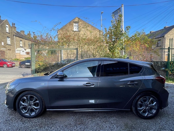 Used Ford Focus 2023 for sale - 76314757: Photo 8
