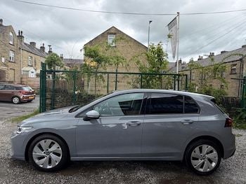 Used Volkswagen Golf 2024 for sale - 78636531: Photo